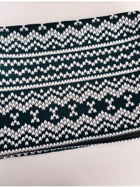HOLIDAY TIME Green Fair Isle Table Runner